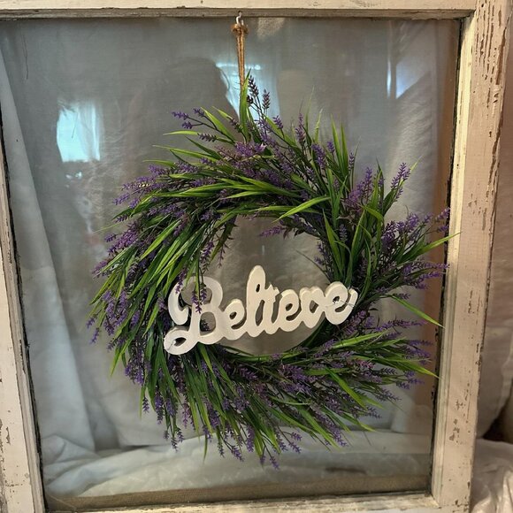 Vintage Window Frame With Beautiful Believe Wreath - Picture 1 of 2